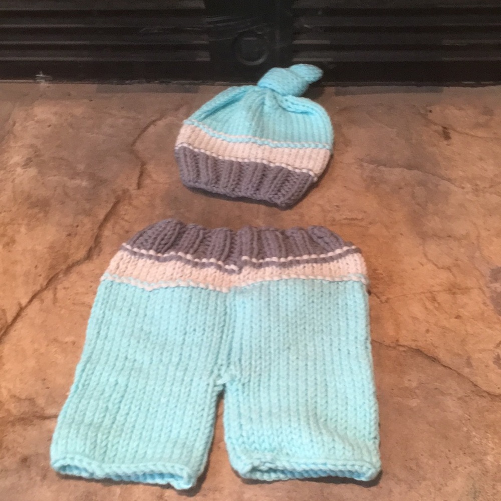 Newborn Picture Set - Picture 2 of 4